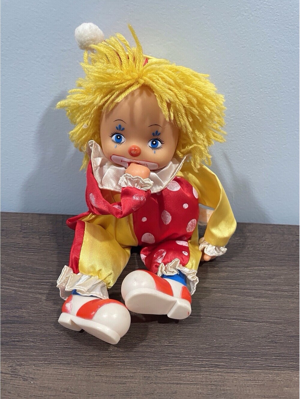 Russ Berrie Blue Yellow Clown Doll Sucks Thumb Finger 9 inch Vintage Plush